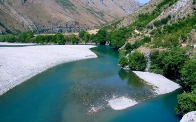 L’argine del fiume Shkumbin